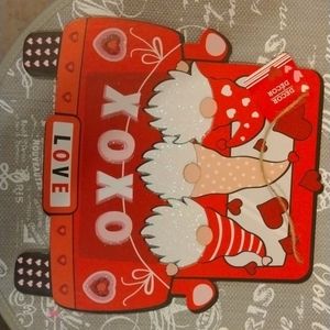 Valentine's Day XOXO sign